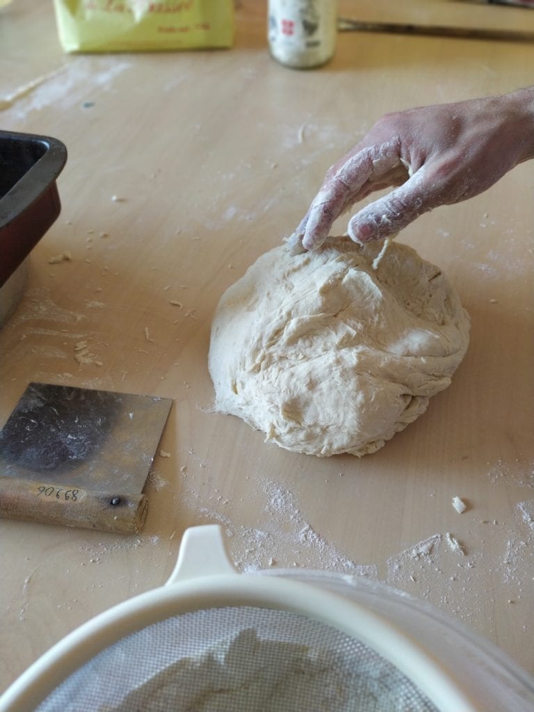 Faire du pain - faire une boule